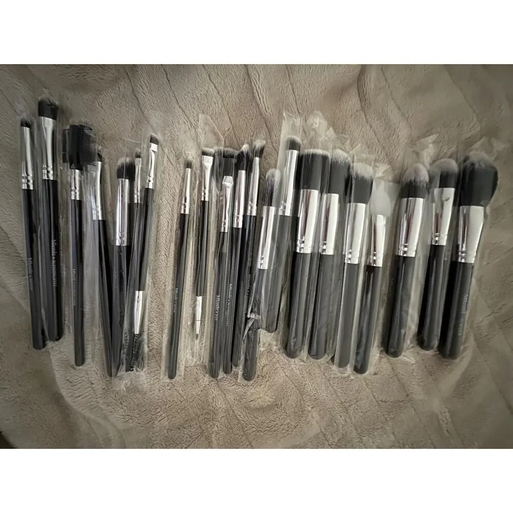 Mlemle 25Pcs Black Professional Makeup Brushes Set 2 Powder Puff 2 Makeup Sponge